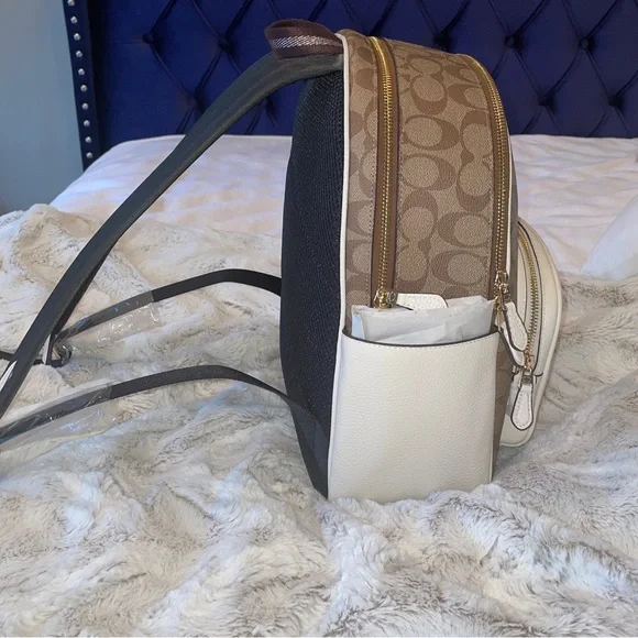 New Coach Backpack - Picture 5 of 6